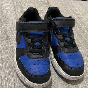 Nike Kids Black and Blue Sneakers